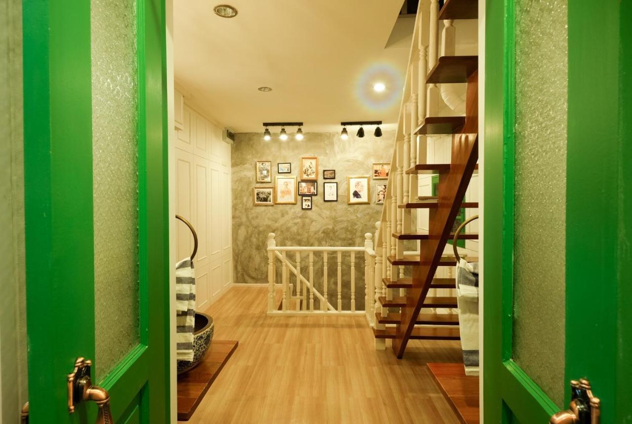 Ratana Boutique Hostel Bangkok Extérieur photo