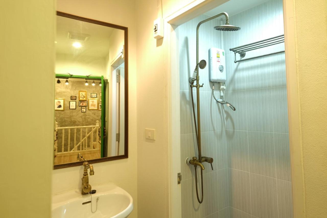 Ratana Boutique Hostel Bangkok Extérieur photo