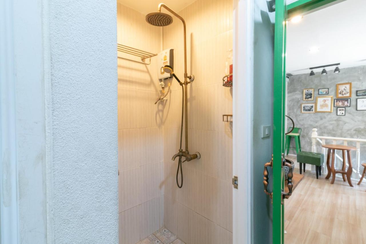 Ratana Boutique Hostel Bangkok Extérieur photo